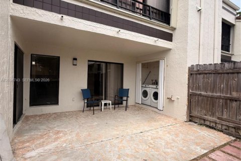 Copropriété à louer à Miami, Floride: 3 chambres, 112.88 m2 № 2085583 - photo 23