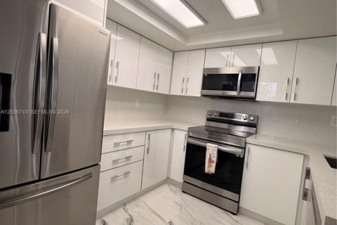 Copropriété à louer à Miami, Floride: 3 chambres, 112.88 m2 № 2085583 - photo 10