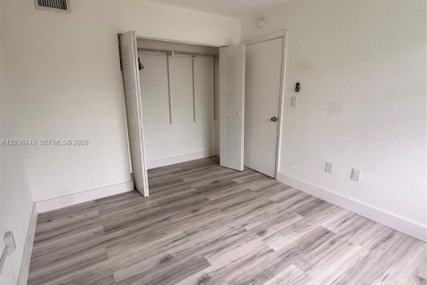 Copropriété à louer à Miami, Floride: 3 chambres, 112.88 m2 № 2085583 - photo 13