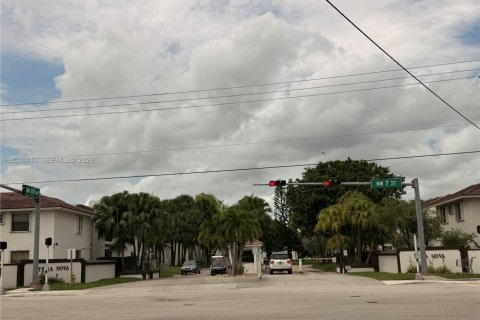 Condominio en Miami, Florida, 3 dormitorios  № 2085583