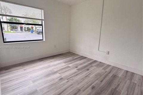 Copropriété à louer à Miami, Floride: 3 chambres, 112.88 m2 № 2085583 - photo 12