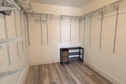 Copropriété à louer à Miami, Floride: 3 chambres, 112.88 m2 № 2085583 - photo 19
