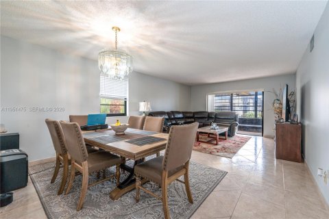 Condominio en venta en Tamarac, Florida, 2 dormitorios, 117.99 m2 № 2006503 - foto 9