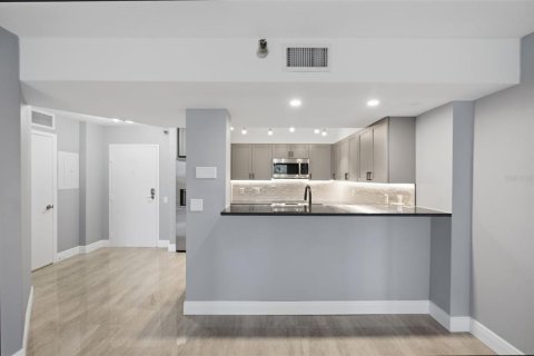 Condominio en venta en Clearwater, Florida, 2 dormitorios, 99.87 m2 № 2421807 - foto 7