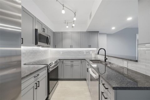 Condominio en venta en Clearwater, Florida, 2 dormitorios, 99.87 m2 № 2421807 - foto 5