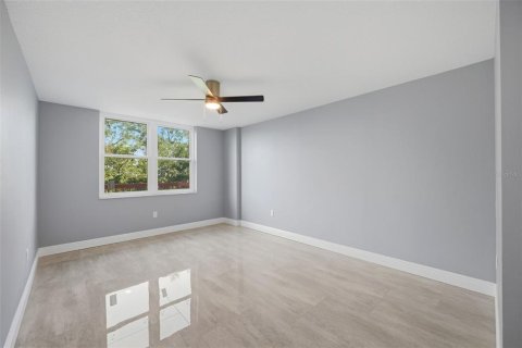 Condominio en venta en Clearwater, Florida, 2 dormitorios, 99.87 m2 № 2421807 - foto 13