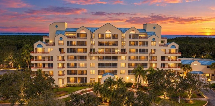 Condominio en Clearwater, Florida, 2 dormitorios  № 2421807