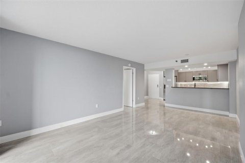 Condominio en venta en Clearwater, Florida, 2 dormitorios, 99.87 m2 № 2421807 - foto 10