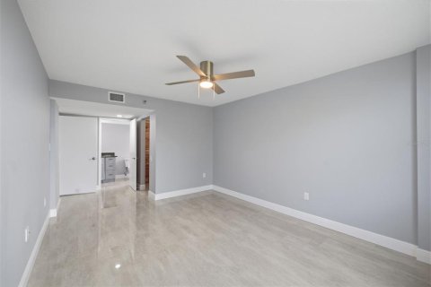 Condominio en venta en Clearwater, Florida, 2 dormitorios, 99.87 m2 № 2421807 - foto 14
