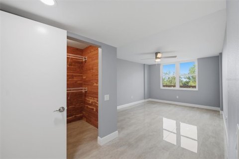 Condominio en venta en Clearwater, Florida, 2 dormitorios, 99.87 m2 № 2421807 - foto 19