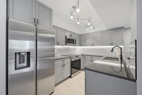 Condominio en venta en Clearwater, Florida, 2 dormitorios, 99.87 m2 № 2421807 - foto 4