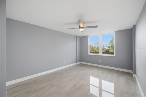 Condominio en venta en Clearwater, Florida, 2 dormitorios, 99.87 m2 № 2421807 - foto 20