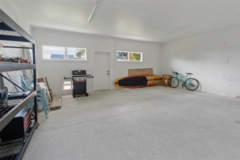 Townhouse in Madeira Beach, Florida 3 bedrooms, 184.88 sq.m. № 2317379 - photo 10