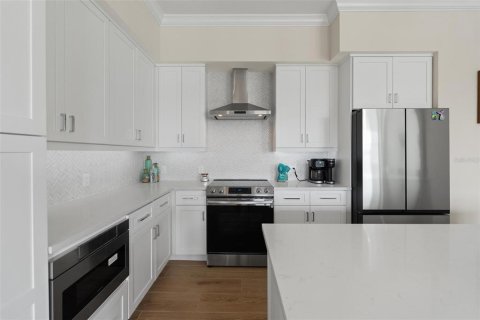 Townhouse in Madeira Beach, Florida 3 bedrooms, 184.88 sq.m. № 2317379 - photo 29