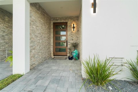 Townhouse in Madeira Beach, Florida 3 bedrooms, 184.88 sq.m. № 2317379 - photo 7