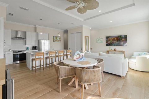 Townhouse in Madeira Beach, Florida 3 bedrooms, 184.88 sq.m. № 2317379 - photo 18