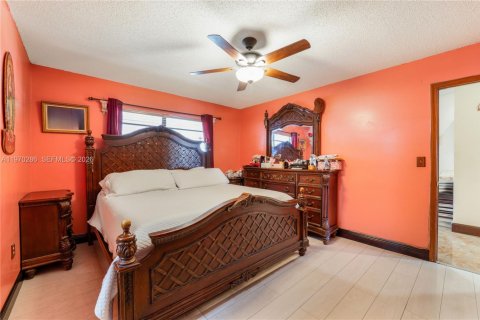 Casa en venta en Miami, Florida, 3 dormitorios, 136.57 m2 № 2032470 - foto 12