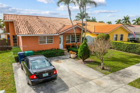 Casa en Miami, Florida 3 dormitorios, 136.57 m2 № 2032470