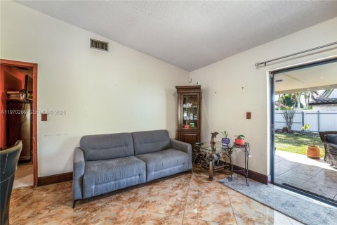 Casa en venta en Miami, Florida, 3 dormitorios, 136.57 m2 № 2032470 - foto 9