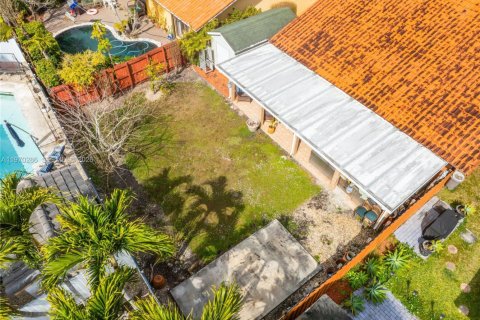 Casa en venta en Miami, Florida, 3 dormitorios, 136.57 m2 № 2032470 - foto 30