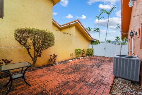 Casa en venta en Miami, Florida, 3 dormitorios, 136.57 m2 № 2032470 - foto 27