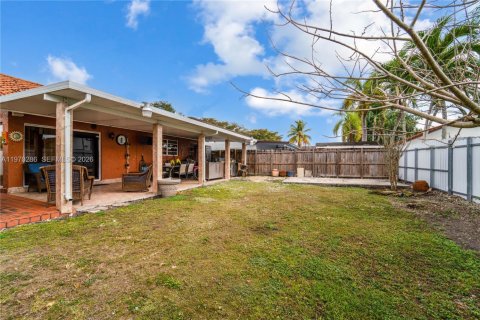 Casa en venta en Miami, Florida, 3 dormitorios, 136.57 m2 № 2032470 - foto 23