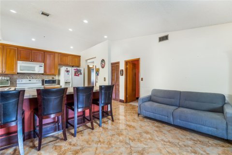 Casa en venta en Miami, Florida, 3 dormitorios, 136.57 m2 № 2032470 - foto 10