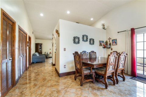 Casa en venta en Miami, Florida, 3 dormitorios, 136.57 m2 № 2032470 - foto 4
