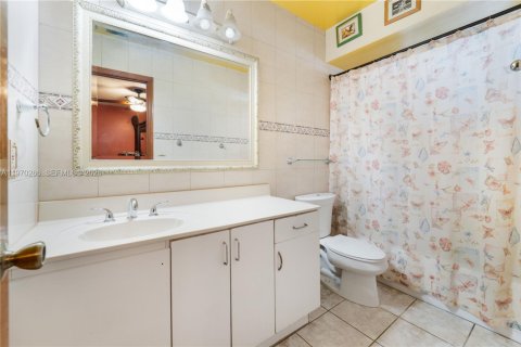 Casa en venta en Miami, Florida, 3 dormitorios, 136.57 m2 № 2032470 - foto 14