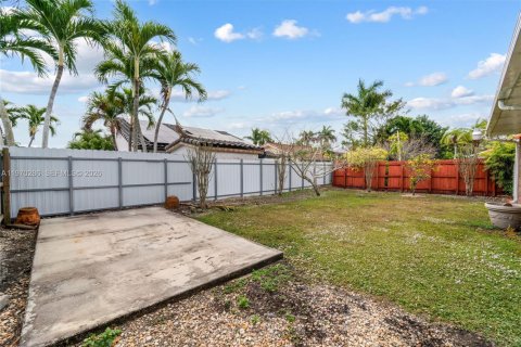 Casa en venta en Miami, Florida, 3 dormitorios, 136.57 m2 № 2032470 - foto 24
