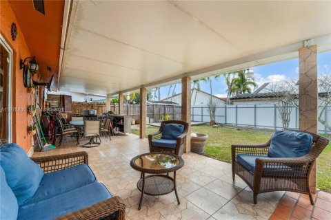 Casa en venta en Miami, Florida, 3 dormitorios, 136.57 m2 № 2032470 - foto 19