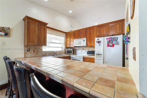 Casa en venta en Miami, Florida, 3 dormitorios, 136.57 m2 № 2032470 - foto 7