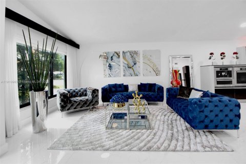 Купить виллу или дом в Майами-Лейкс, Флорида 3 спальни, 175.49м2, № 1971279 - фото 10