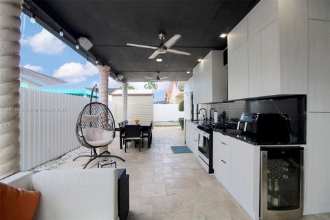 Купить виллу или дом в Майами-Лейкс, Флорида 3 спальни, 175.49м2, № 1971279 - фото 20