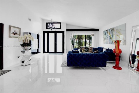 Купить виллу или дом в Майами-Лейкс, Флорида 3 спальни, 175.49м2, № 1971279 - фото 8