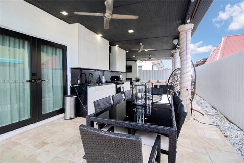 Купить виллу или дом в Майами-Лейкс, Флорида 3 спальни, 175.49м2, № 1971279 - фото 26