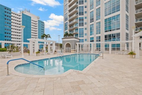 Condo in Saint Petersburg, Florida, 2 bedrooms  № 1825327 - photo 27