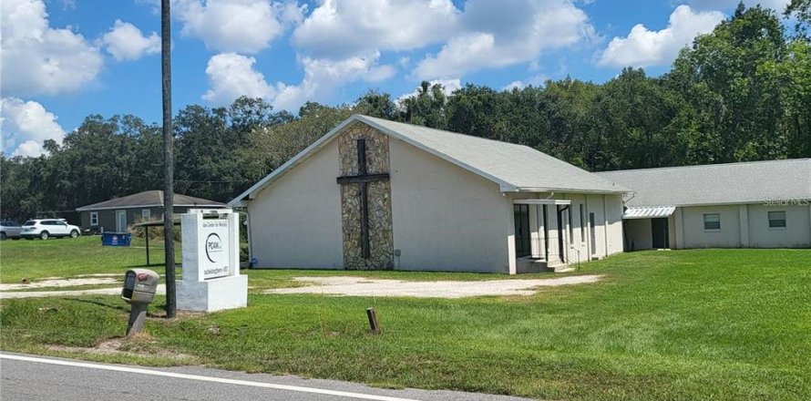 Commercial property in Lakeland, Florida 798.12 sq.m. № 2202800