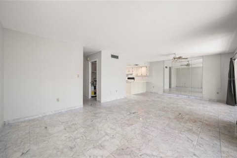 Copropriété à vendre à Punta Gorda, Floride: 2 chambres, 123.19 m2 № 2147636 - photo 11