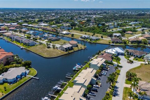 Copropriété à vendre à Punta Gorda, Floride: 2 chambres, 123.19 m2 № 2147636 - photo 4