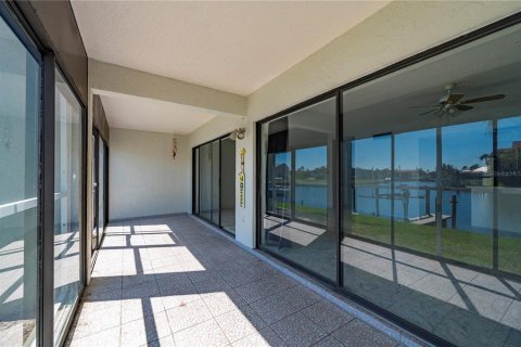 Copropriété à vendre à Punta Gorda, Floride: 2 chambres, 123.19 m2 № 2147636 - photo 16
