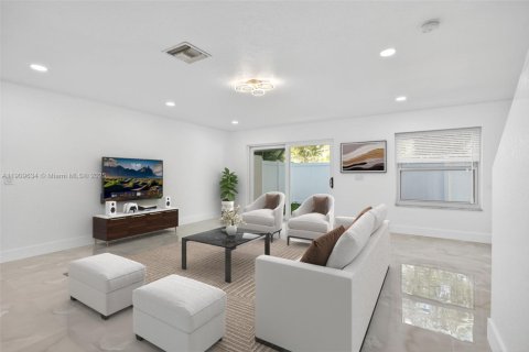 Villa ou maison à vendre à Deerfield Beach, Floride: 3 chambres, 154.68 m2 № 1966344 - photo 8