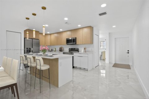 Villa ou maison à vendre à Deerfield Beach, Floride: 3 chambres, 154.68 m2 № 1966344 - photo 2