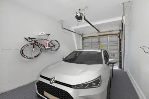 Villa ou maison à vendre à Deerfield Beach, Floride: 3 chambres, 154.68 m2 № 1966344 - photo 17