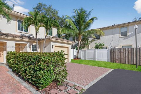 Villa ou maison à vendre à Deerfield Beach, Floride: 3 chambres, 154.68 m2 № 1966344 - photo 24