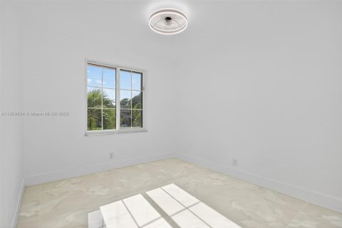 Villa ou maison à vendre à Deerfield Beach, Floride: 3 chambres, 154.68 m2 № 1966344 - photo 13