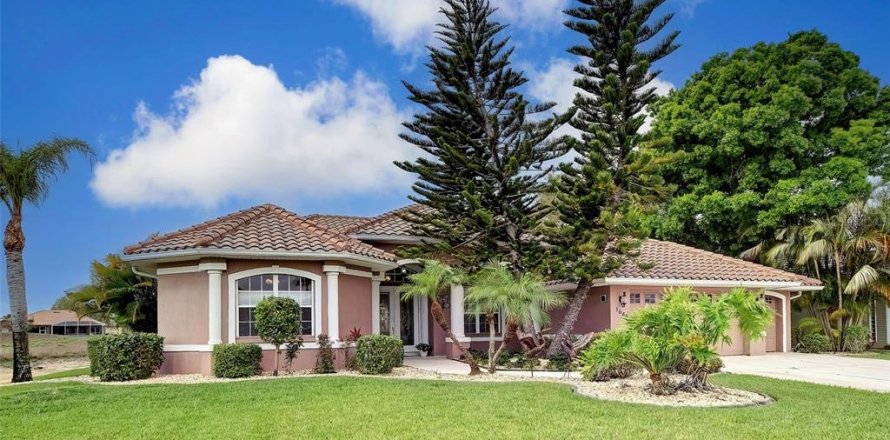 Villa ou maison à North Port, Floride 4 chambres, 225.57 m2 № 2205953