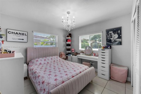 Casa en venta en Miami, Florida, 4 dormitorios, 167.04 m2 № 1728010 - foto 14