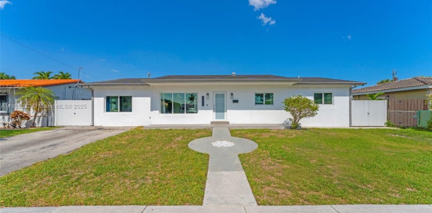 Casa en Miami, Florida 4 dormitorios, 167.04 m2 № 1728010