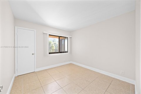 Condo in Coral Springs, Florida, 2 bedrooms № 1962257 - photo 16